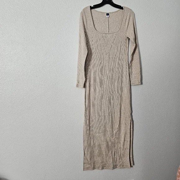 Old Navy Cream Long Sleeve Dress - Picture 3 of 9